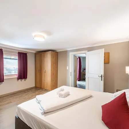 Chalet Alpine Near Zell Am For 12