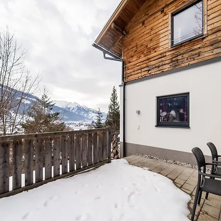 Horská chata In Bruck Near Slopes *